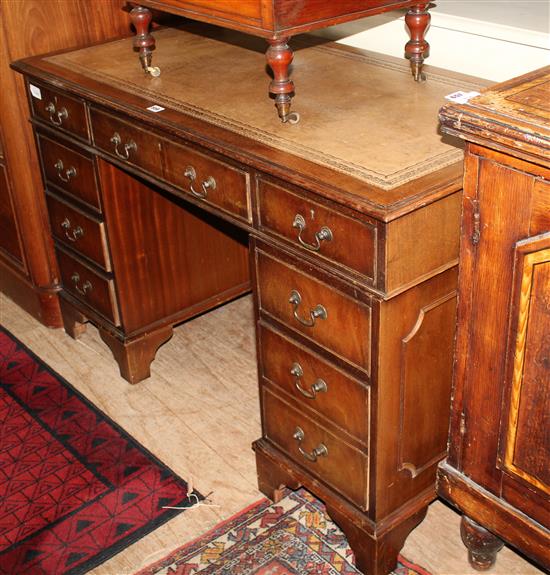 Leather top mahogany pedestal desk